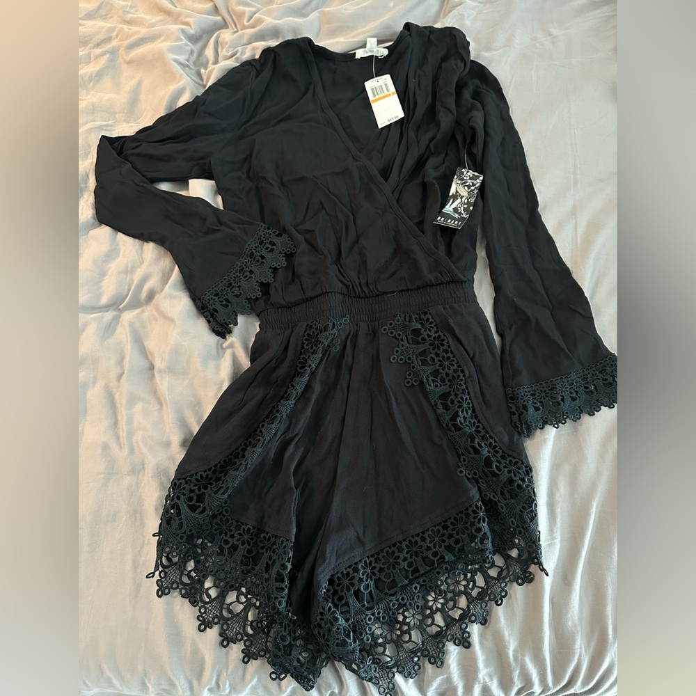 Dark Gray/Green Undertones Long Sleeve Romper